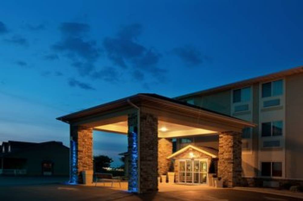 Holiday Inn Express TUSCOLA 2