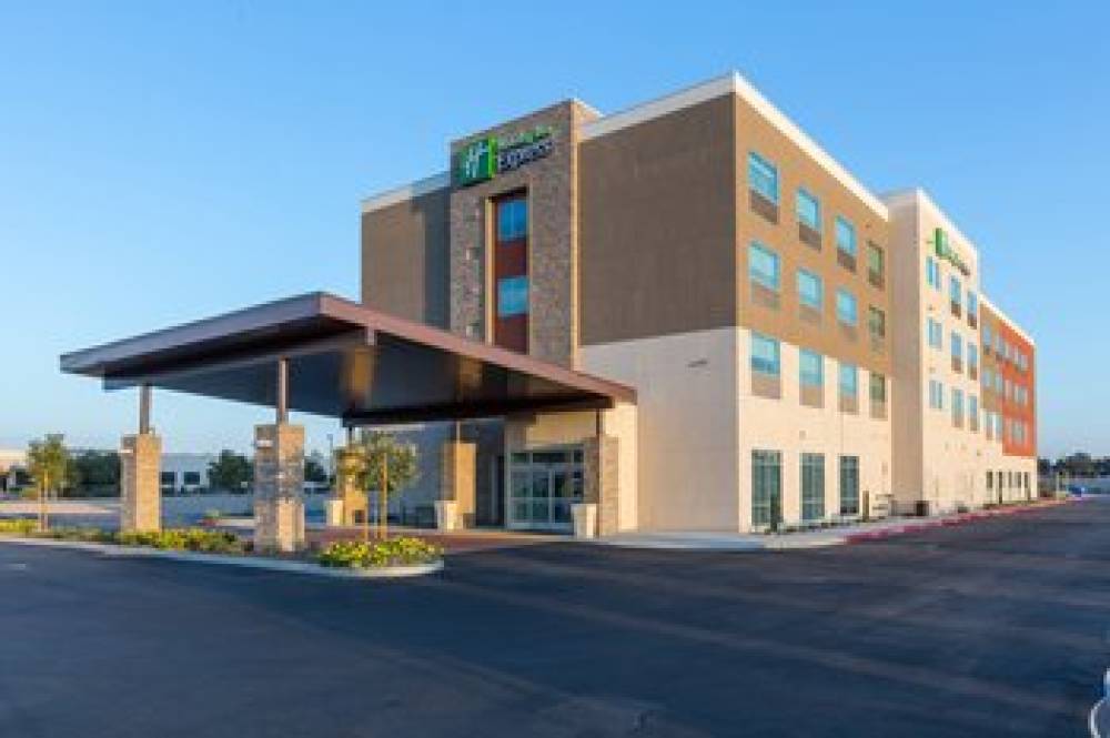 Holiday Inn Express Visalia