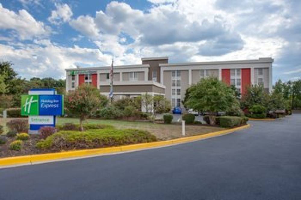 Holiday Inn Express WASHINGTON DC EAST-ANDREWS AFB 1