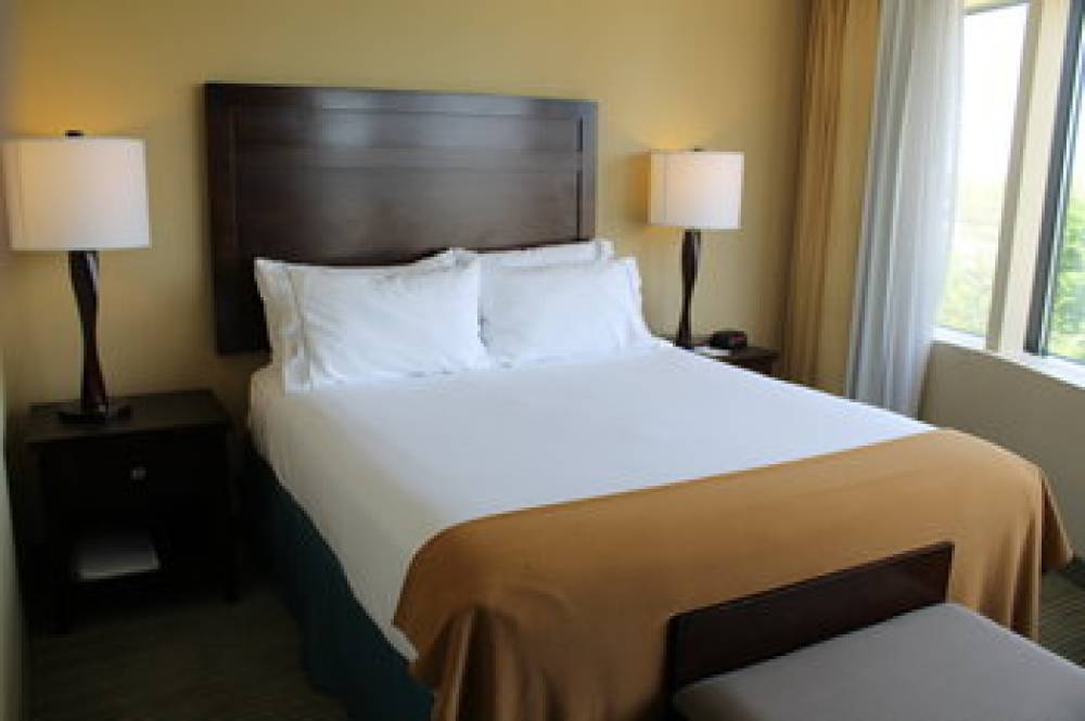 Holiday Inn Express WATERLOO-CEDAR FALLS 3