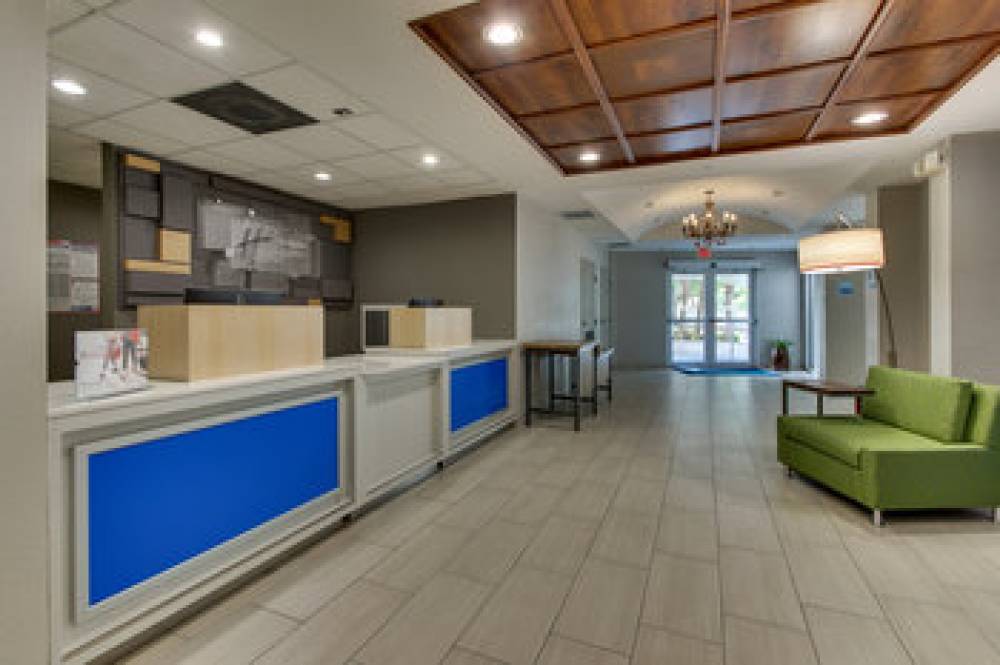 Holiday Inn Express WEST PALM BEACH METROCENTRE 7