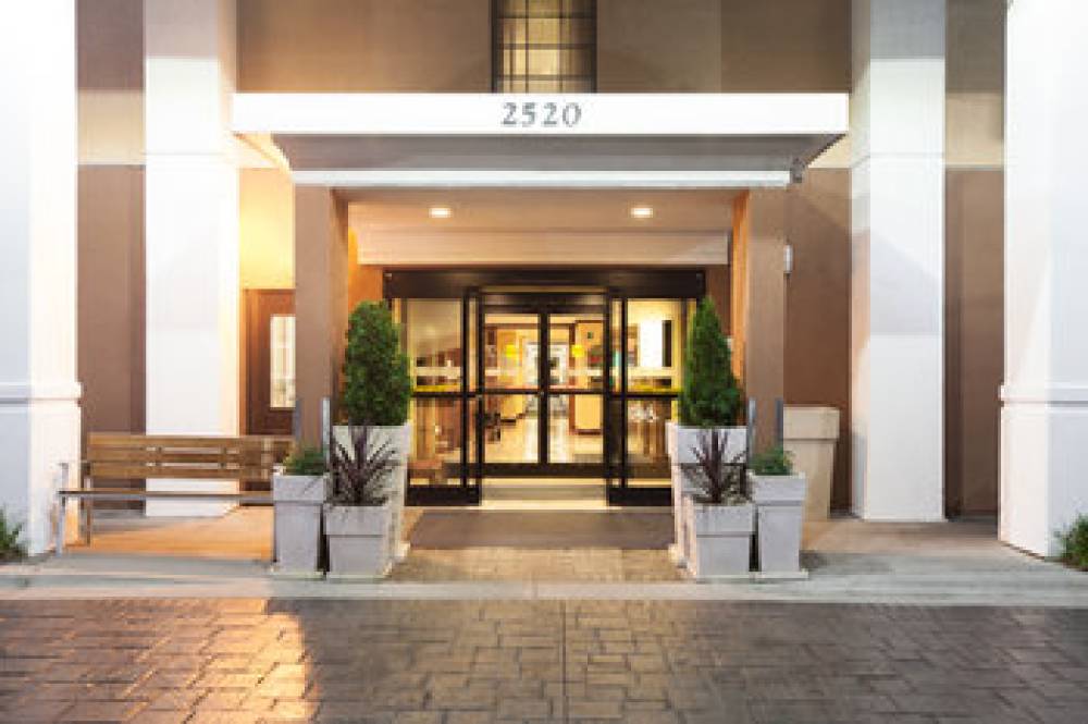 Holiday Inn Express WINSTON-SALEM 3