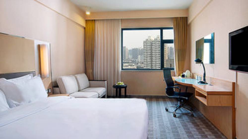 HOLIDAY INN EXPRESS ZHENGZHOU ZHONG 7