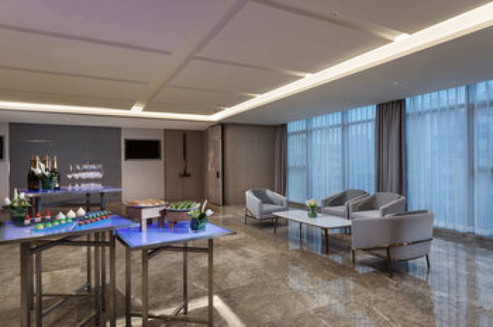 HOLIDAY INN GUIYANG CITY CENTER 5