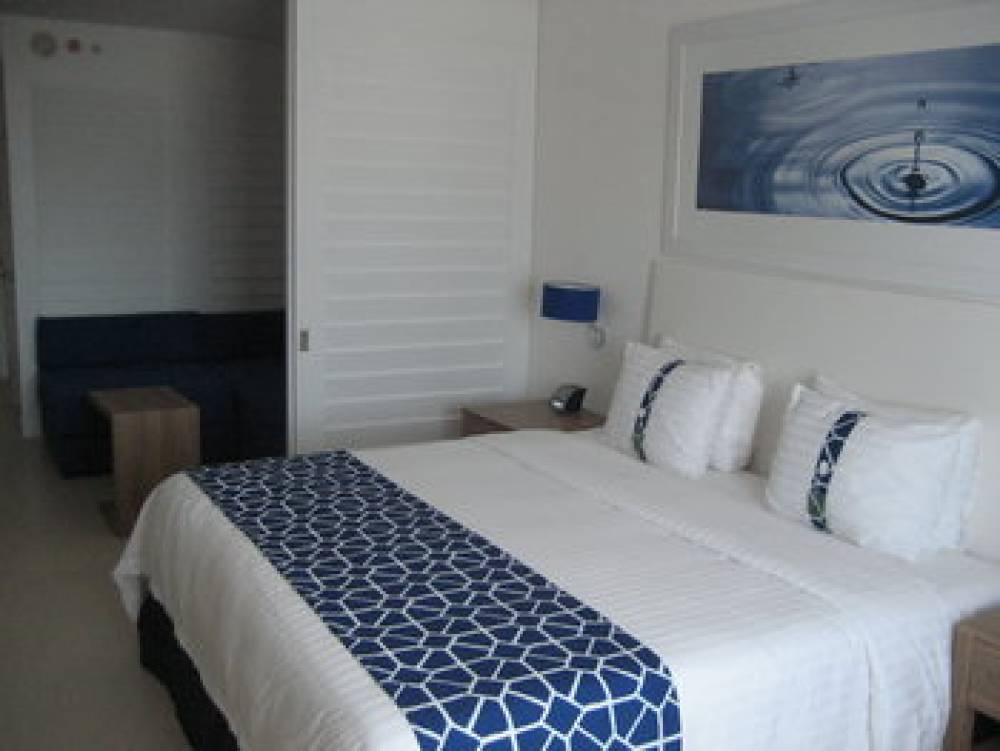 HOLIDAY INN LA ISLA ACA 9