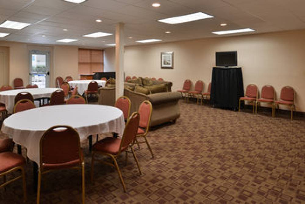 Holiday Inn MARTINSBURG 7