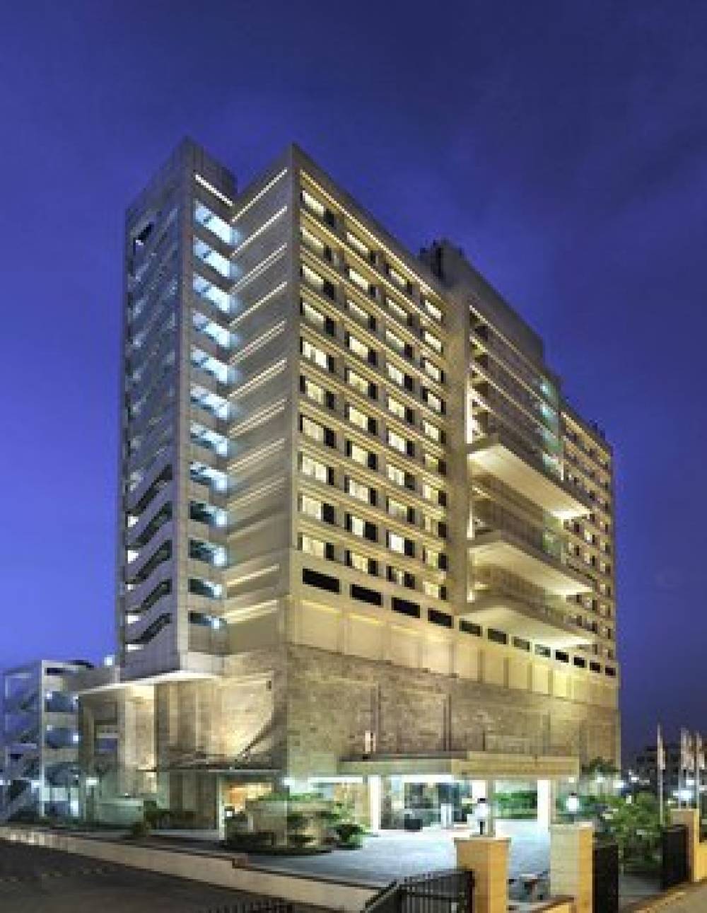 HOLIDAY INN MAYUR VIHAR NOIDA 1