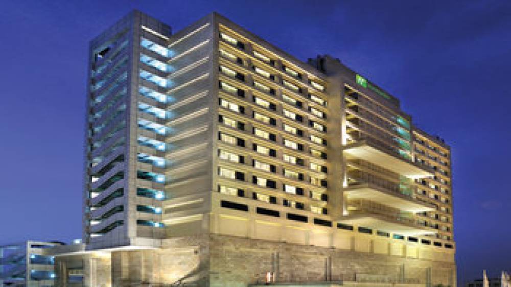 HOLIDAY INN MAYUR VIHAR NOIDA 8