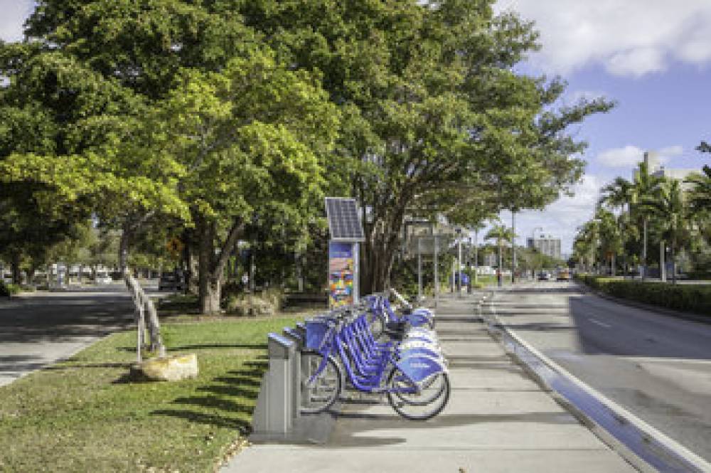 Holiday Inn MIAMI BEACH-OCEANFRONT 4