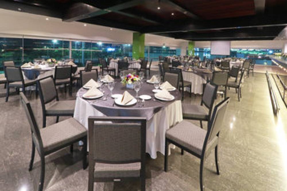 HOLIDAY INN QUERETARO ZONA KRISTAL 8