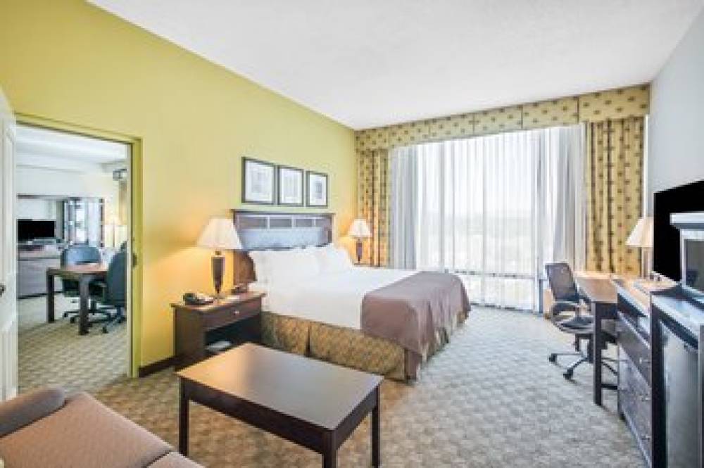 Holiday Inn ROANOKE-TANGLEWOOD-RT 419&I581 7