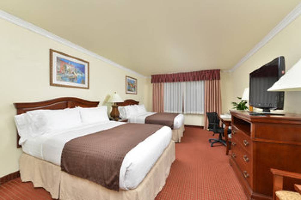 Holiday Inn SACRAMENTO RANCHO CORDOVA 4