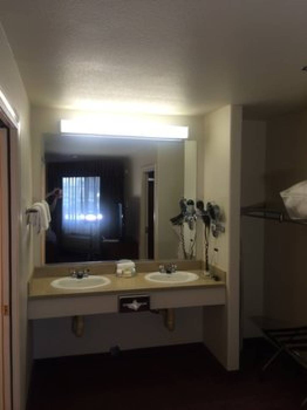 Holiday Inn SELMA-SWANCOURT 8