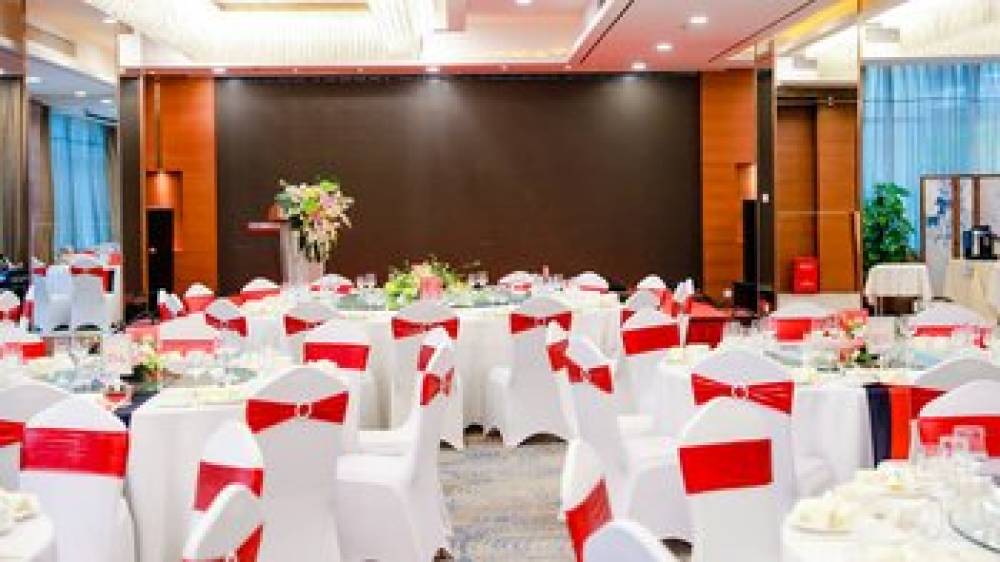 Holiday Inn SHENZHEN DONGHUA 5