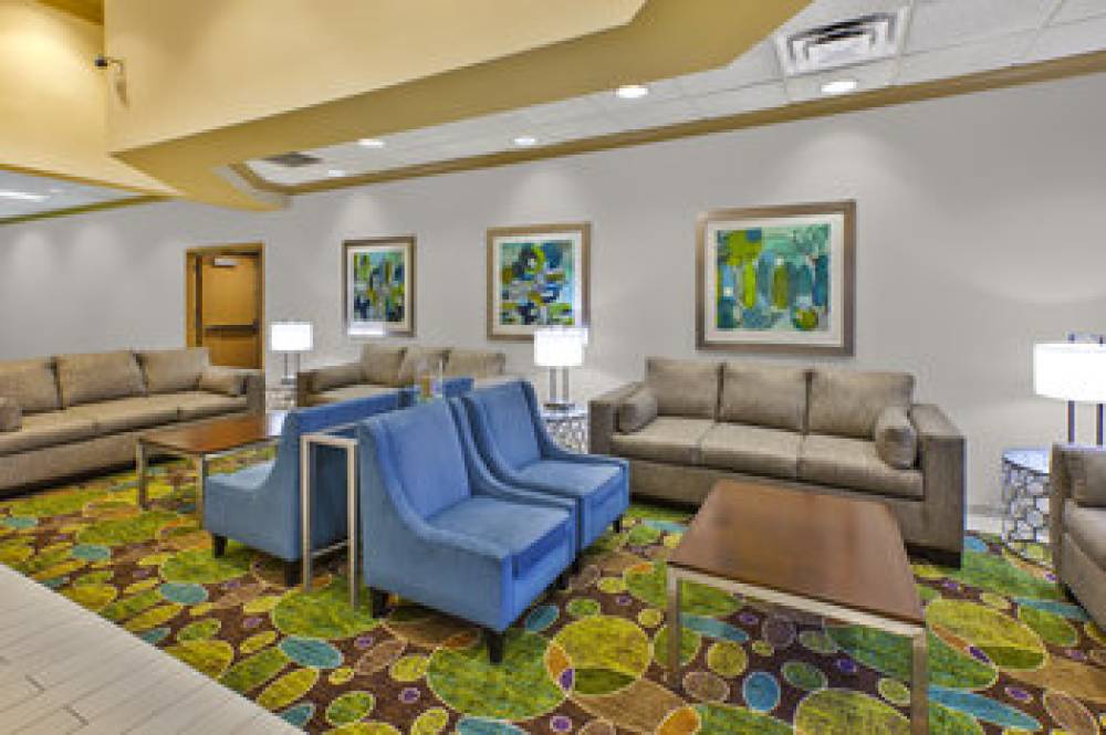 Holiday Inn & Suites BOLINGBROOK 5