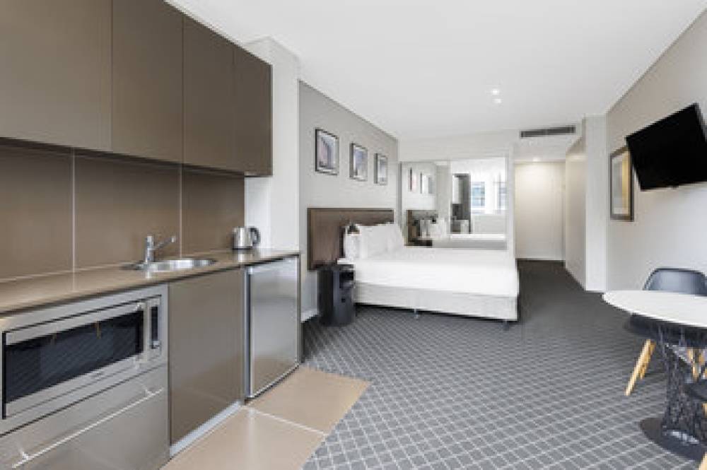 HOLIDAY INN SUITES BONDI JUNCTION 8