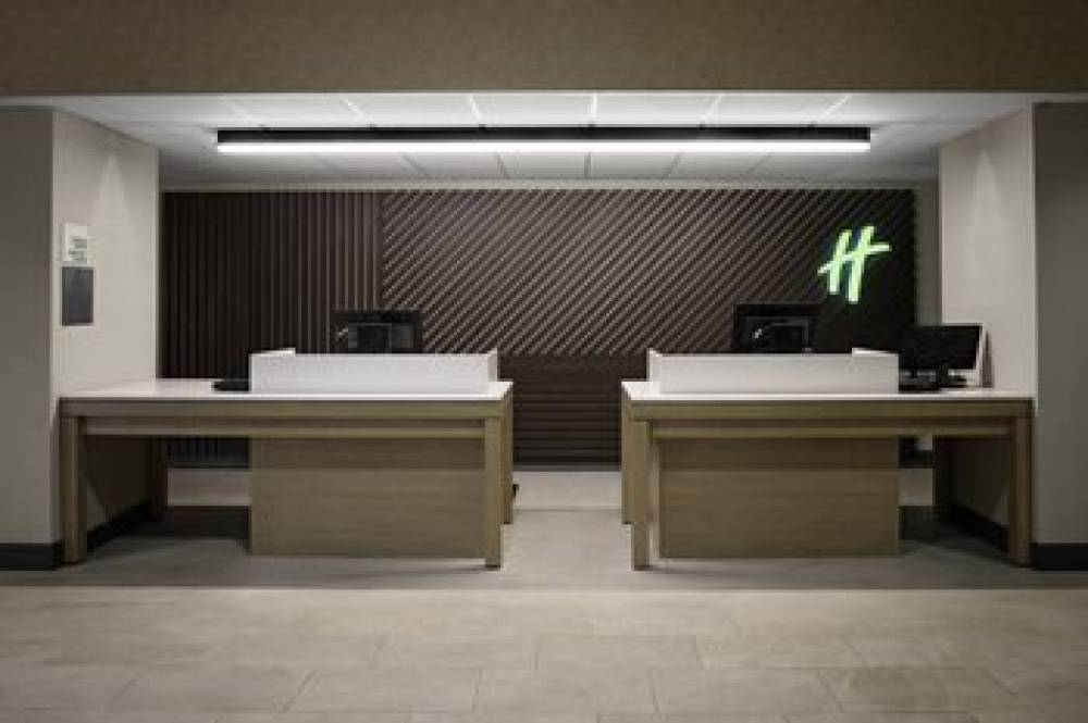 Holiday Inn & Suites BOSTON-PEABODY 1