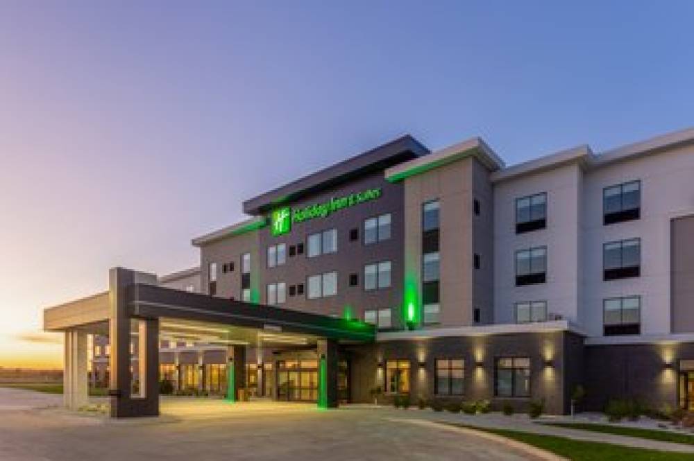 Holiday Inn & Suites CEDAR FALLS-WATERLOO EVENT CTR 1