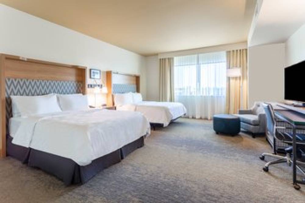 Holiday Inn & Suites CEDAR FALLS-WATERLOO EVENT CTR 5