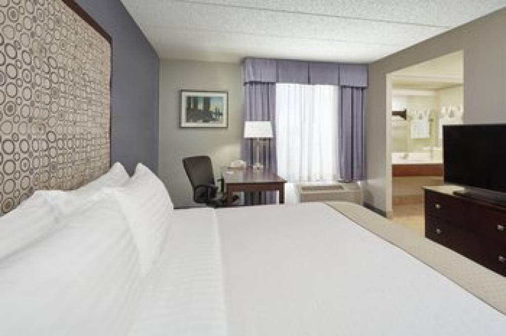 Holiday Inn & Suites CHICAGO-CAROL STREAM (WHEATON) 9