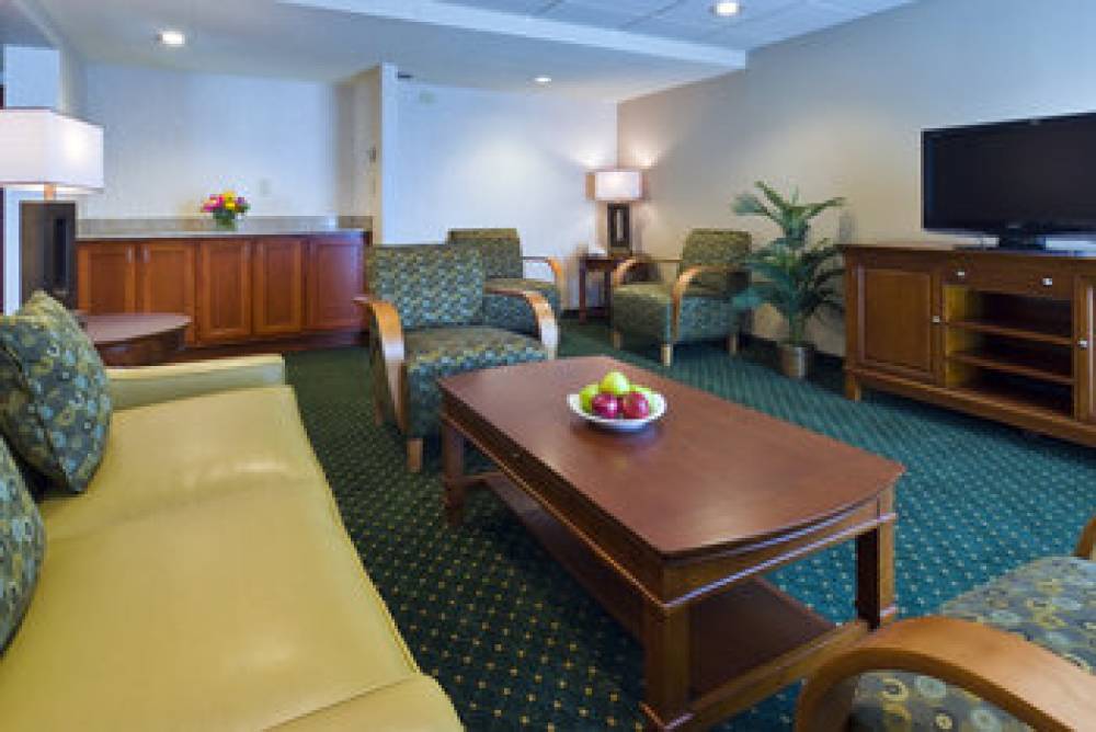 Holiday Inn & Suites CINCINNATI-EASTGATE (I-275E) 7