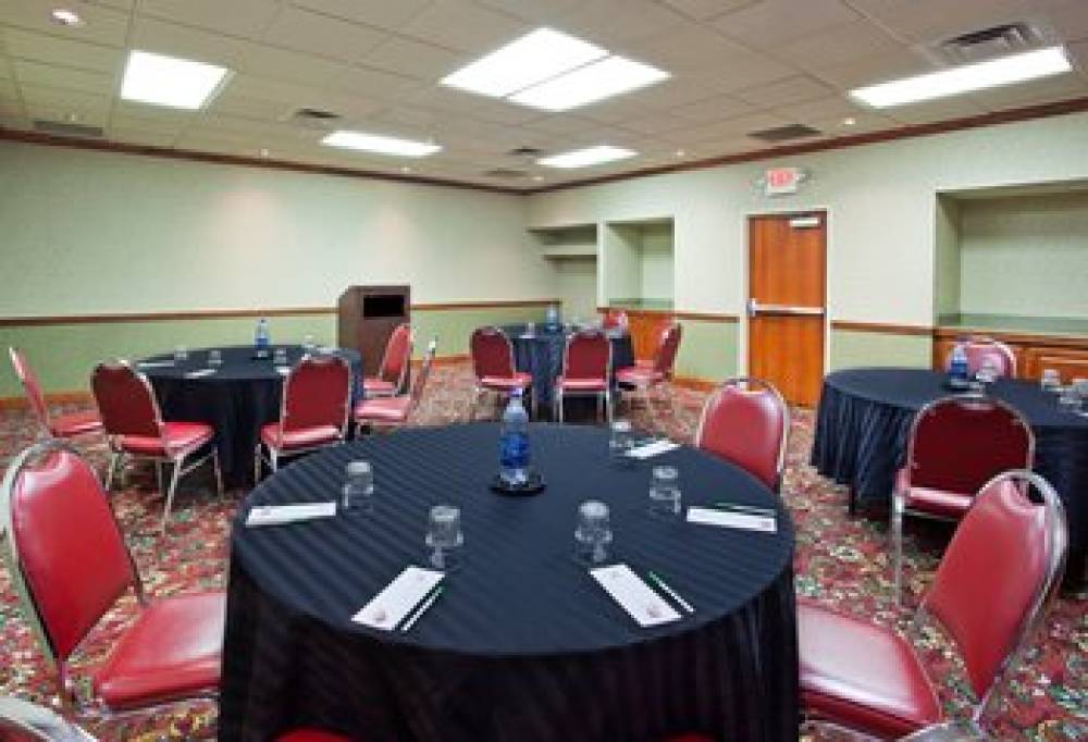 Holiday Inn & Suites CINCINNATI-EASTGATE (I-275E) 10