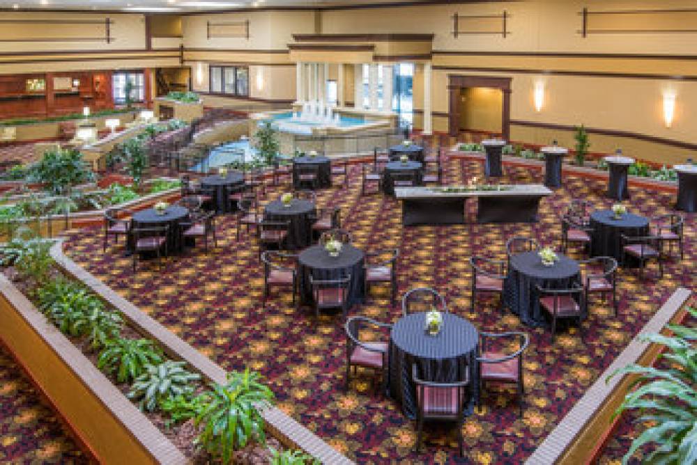 Holiday Inn & Suites Cincinnati Eastgate (I 275E)