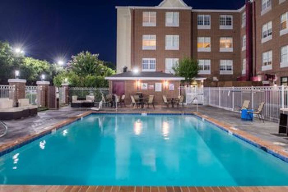 Holiday Inn & Suites DALLAS-ADDISON 7