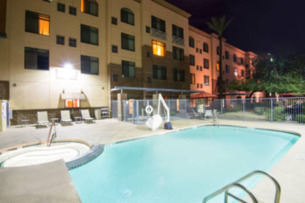 Holiday Inn & Suites GOODYEAR - WEST PHOENIX AREA 5