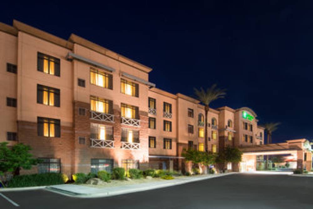 Holiday Inn & Suites GOODYEAR - WEST PHOENIX AREA 6