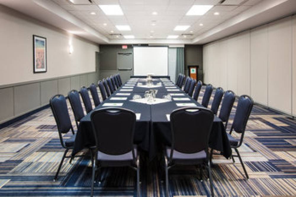 Holiday Inn & Suites GRANDE PRAIRIE-CONFERENCE CTR 2