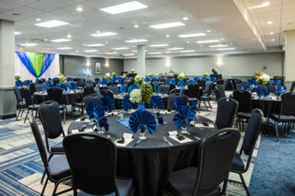 Holiday Inn & Suites GRANDE PRAIRIE-CONFERENCE CTR 4