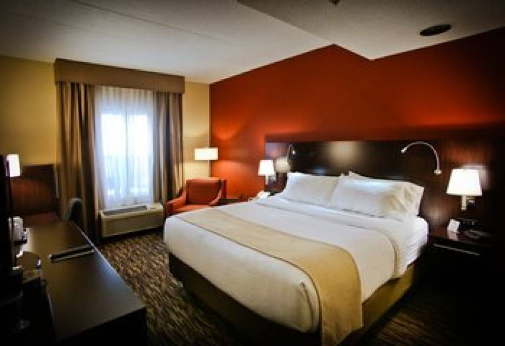 Holiday Inn & Suites LA CROSSE - DOWNTOWN 8