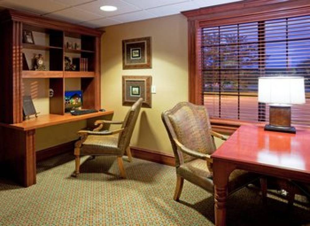 Holiday Inn & Suites MINNEAPOLIS - LAKEVILLE 9