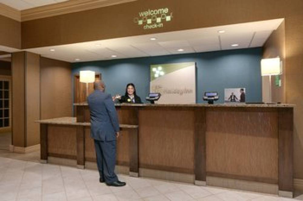 Holiday Inn & Suites OVERLAND PARK-WEST 8