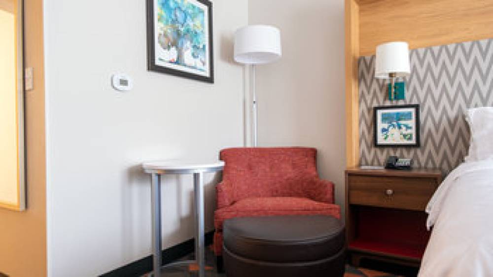 Holiday Inn & Suites PHILADELPHIA W - DREXEL HILL 9