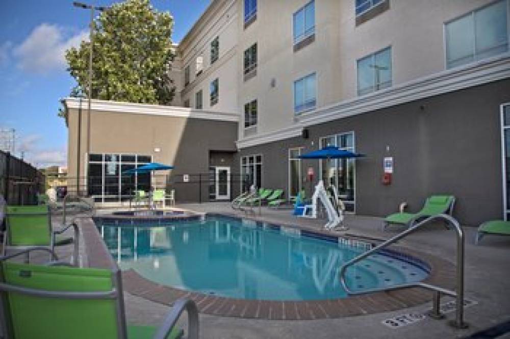 Holiday Inn & Suites SAN ANTONIO NORTHWEST 10