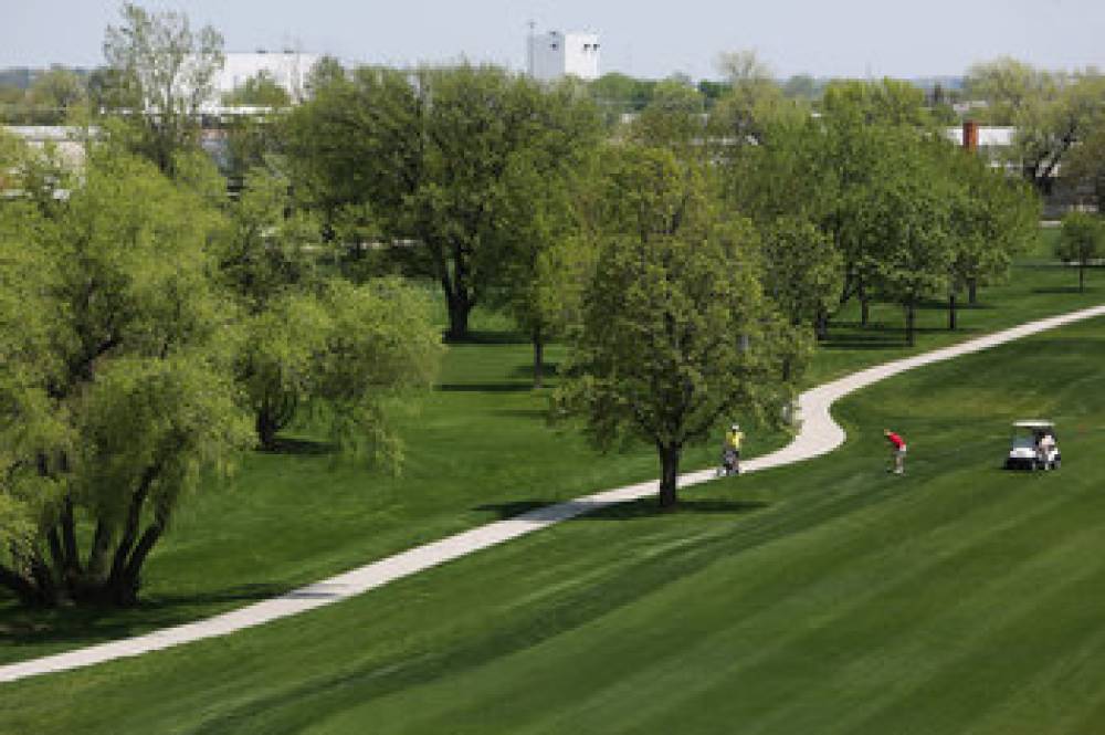 Holiday Inn & Suites SIOUX FALLS - AIRPORT 3