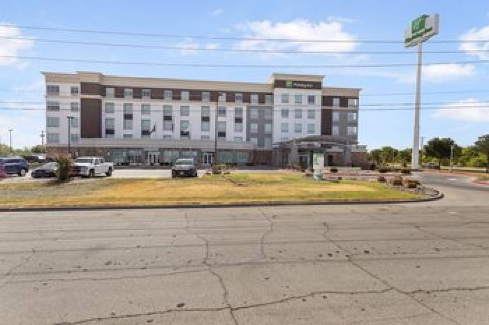 Holiday Inn & Suites WACO NORTHWEST 7