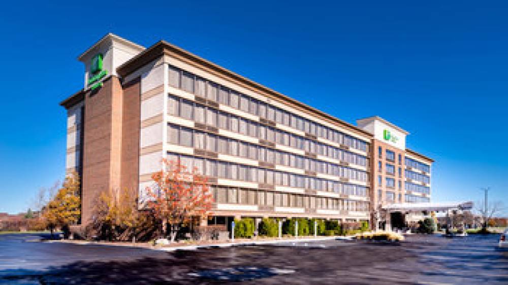 Holiday Inn & Suites WARREN 1