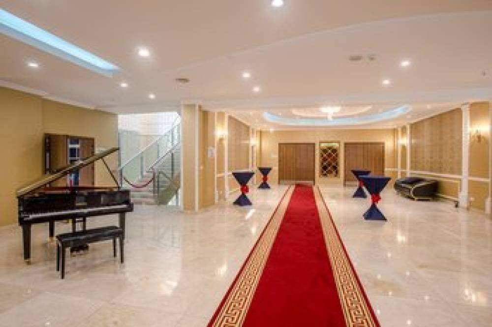 HOLIDAY INN ULAANBAATAR 5