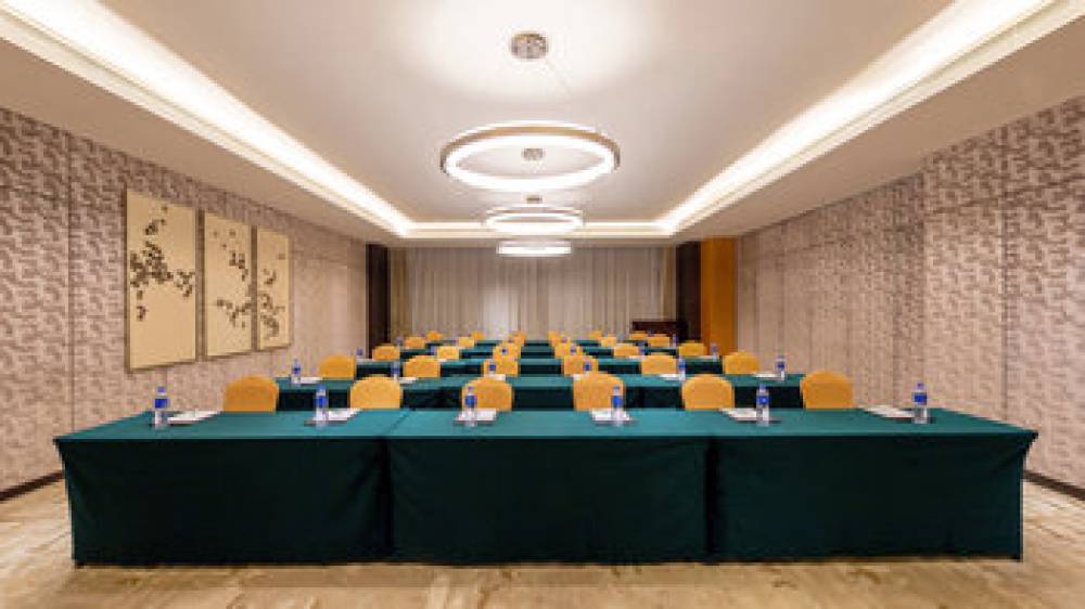 HOLIDAY INN XUANWU LAKE 8