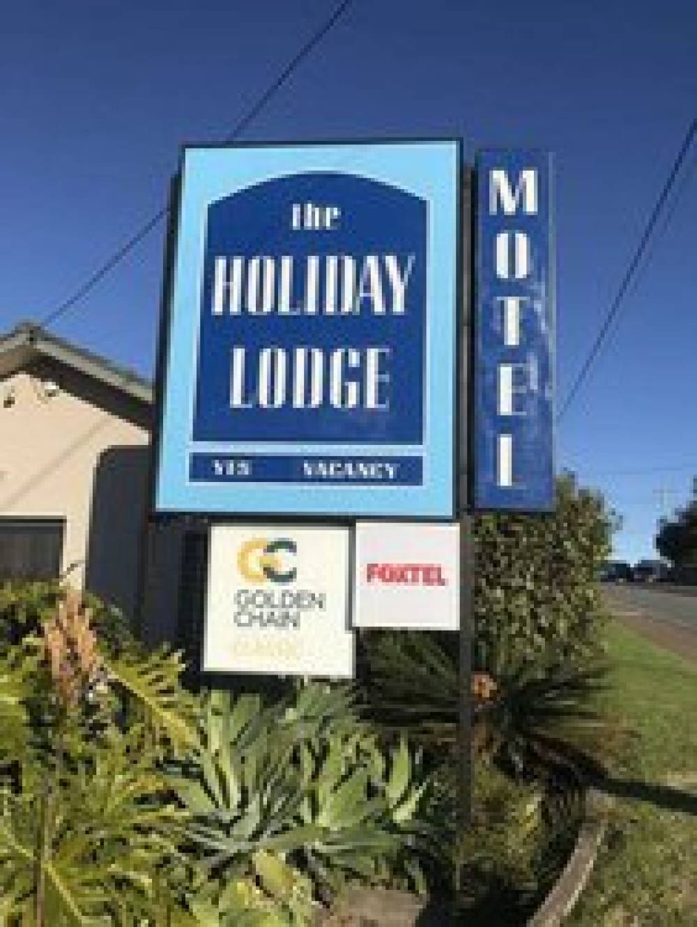 HOLIDAY LODGE MOTEL 1