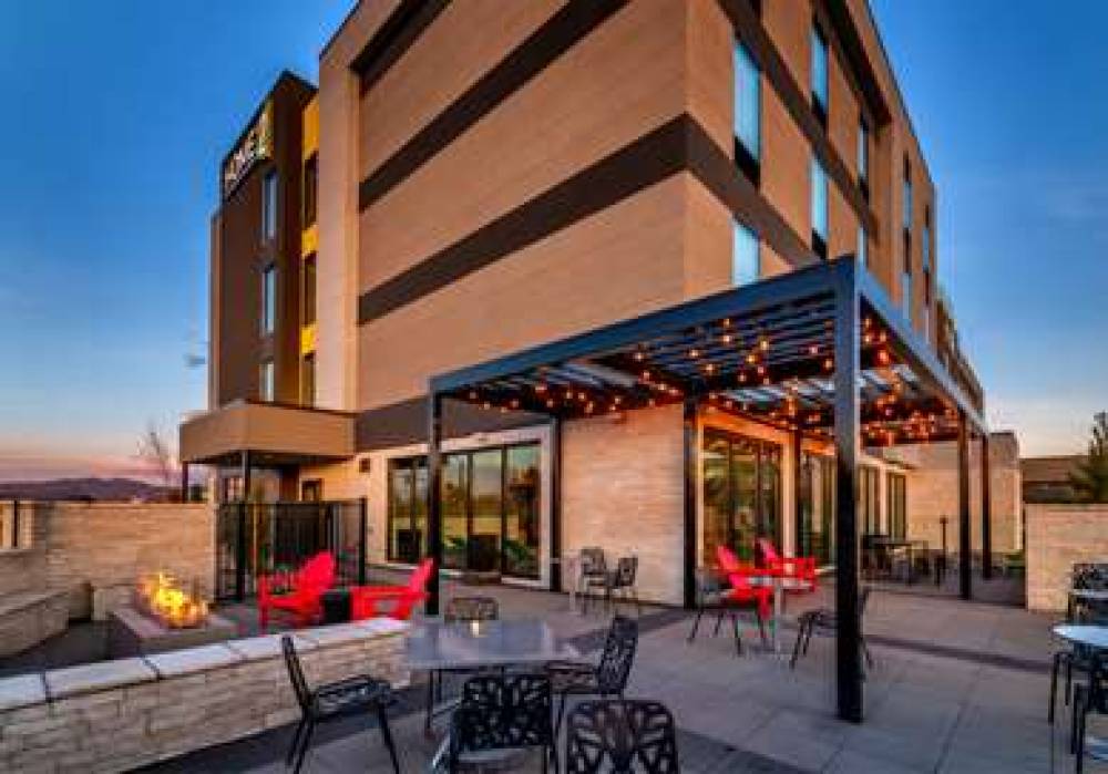 HOME 2 SUITES RENO 4