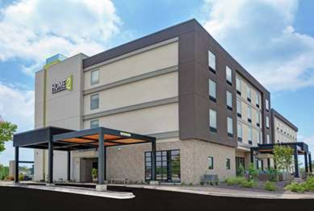 HOME2 SUITES BETTENDORF QUAD CITIES 1