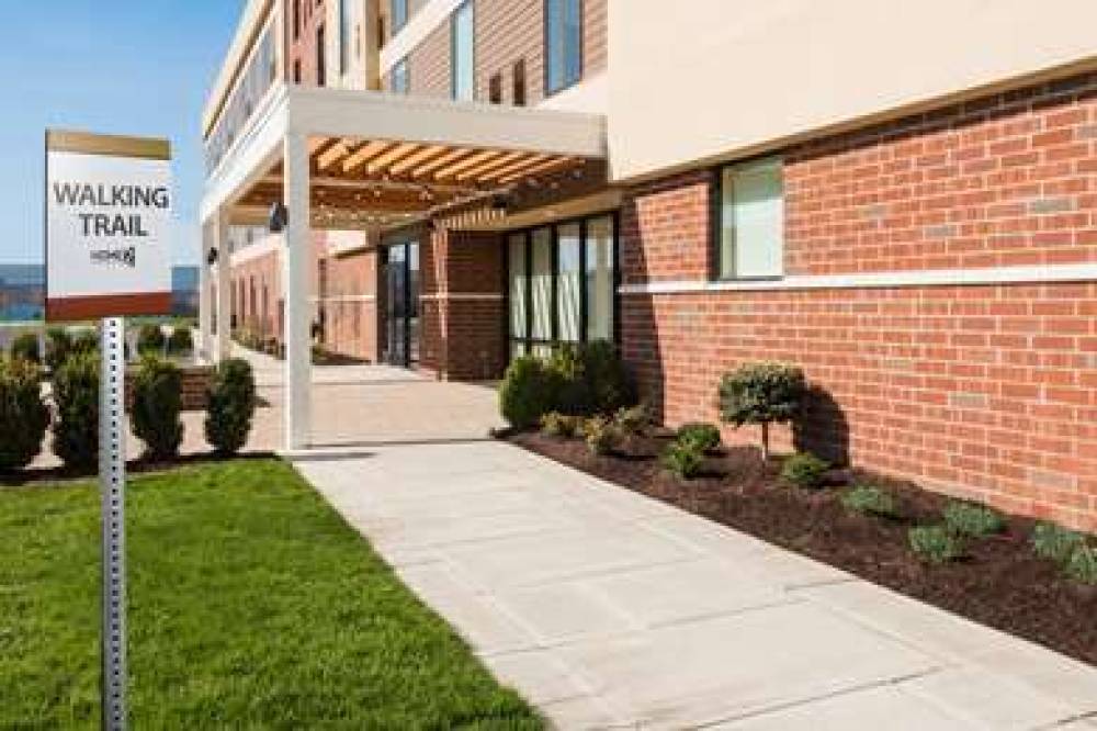 HOME2 SUITES BY HILTON BUFFALO AIRP 3