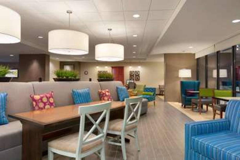 HOME2 SUITES BY HILTON CHAMPAIGN / 5