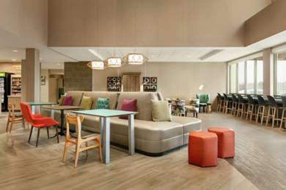 HOME2 SUITES BY HILTON CHANTILLY 5