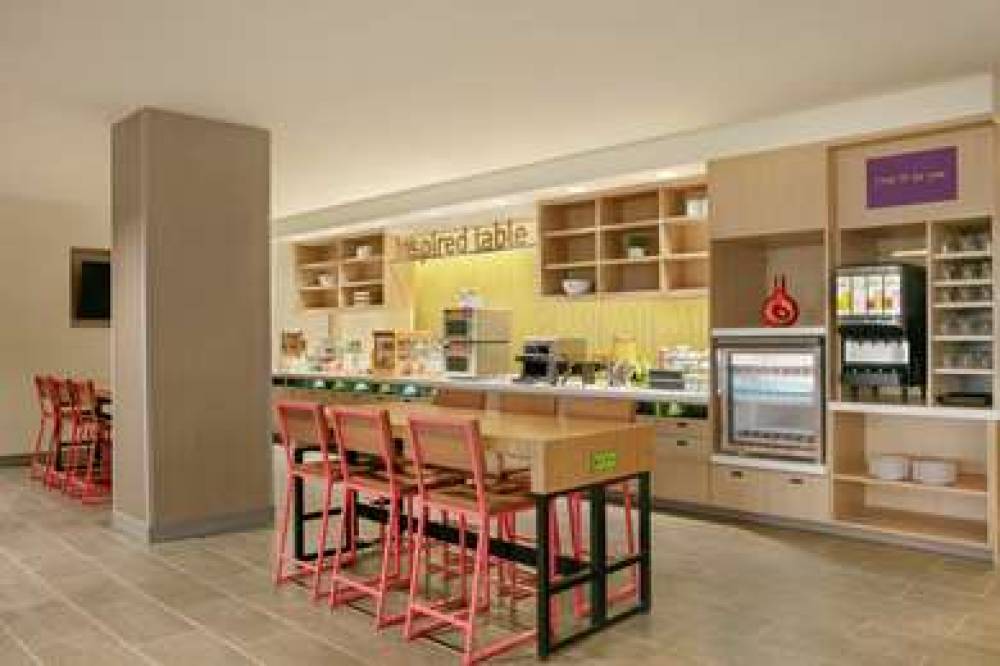 HOME2 SUITES BY HILTON CHANTILLY 9