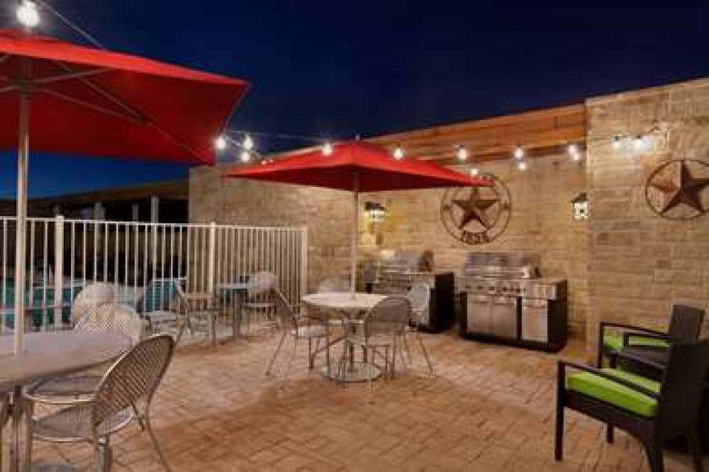 HOME2 SUITES BY HILTON LUBBOCK 3